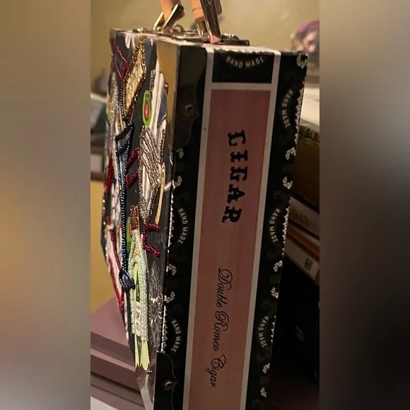 Multi-colored - Picture 4 of 4